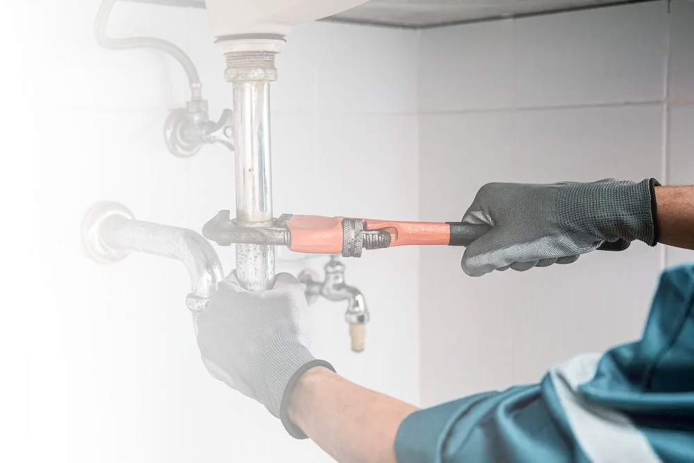 Tareas de mantenimiento y reparación de fontanería en vivienda en Ciudad Real